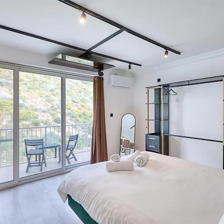 Sunsets, Silence & Style, Gozo With Terrace By 360 Estates 아파트 슬렌디