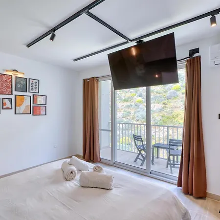 Sunsets, Silence & Style, Gozo With Terrace By 360 Estates Appartement Xlendi