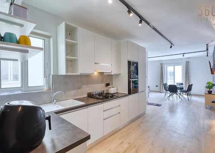 Sunsets, Silence & Style, Gozo With Terrace By 360 Estates クレンディ